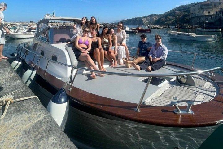 Kleine groepsreis per boot in Amalfikust vanuit Positano