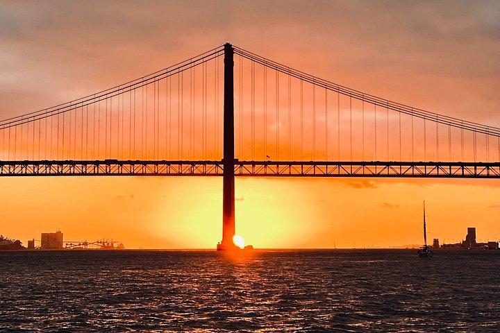 Lissabon: Privat seglingstur längs floden Tejo