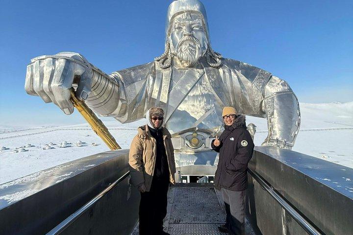 チンギス・ハーン像、タートルロック、アリアパラ寺院の日帰りツアー
