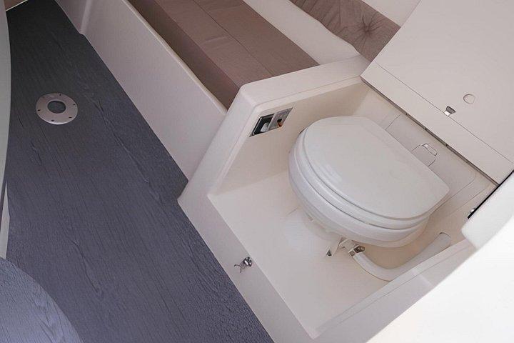 パルマ・デ・マヨルカのプライベートボート旅行（水のおもちゃと25の入り江付き）