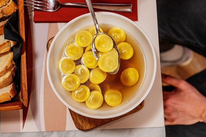 8つの本格的な地元料理の試食ができるパルマガイド付きフードツアー