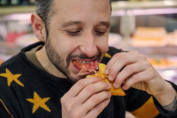 8つの本格的な地元料理の試食ができるパルマガイド付きフードツアー