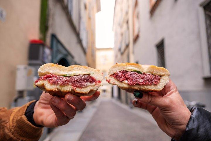 8つの本格的な地元料理の試食ができるパルマガイド付きフードツアー