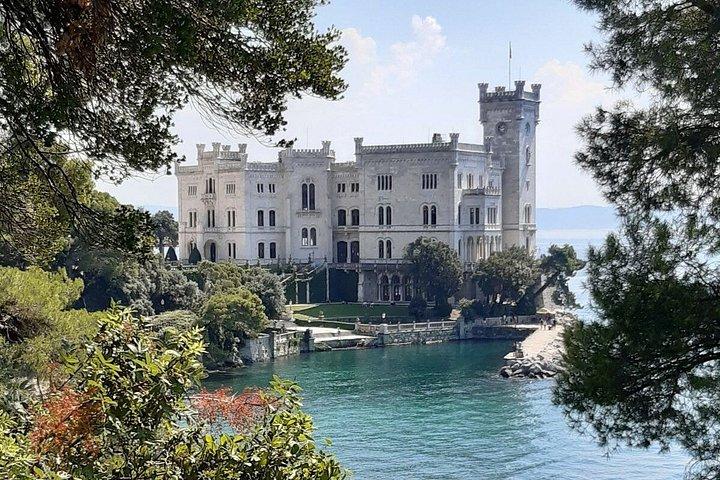 PRIVATE BOAT TRIP & welcome drink