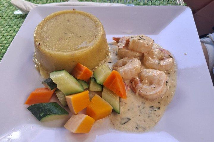 Lokale Antigua Rum und Essen Tour