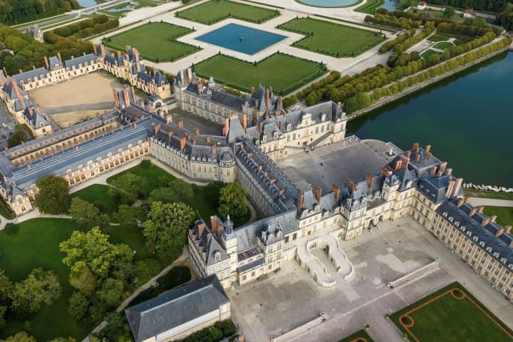 Half-Day Trip from Paris to Château de Fontainebleau