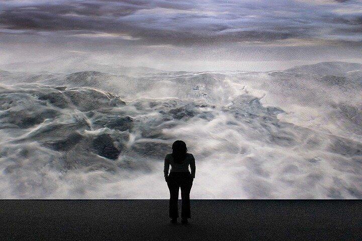 ドバイ・アルテ美術館:没入型メディアアート展
