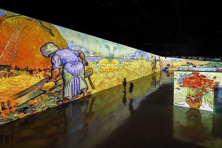 ドバイ・アルテ美術館:没入型メディアアート展