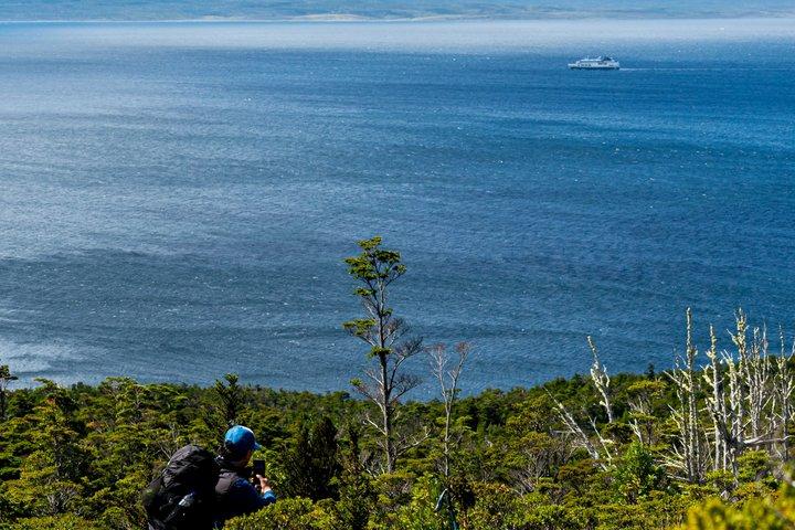 プライベートパタゴニアアンデス海から山頂まで終日ハイキング