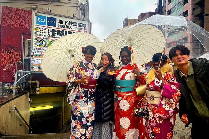 Tokyo Private Asakusa Walking Tour: Senso-ji & Photo Spots