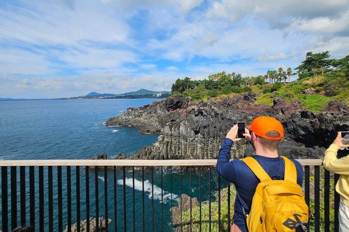 クルーズ乗客のための済州海岸小旅行：ユネスコ＆ハイライト