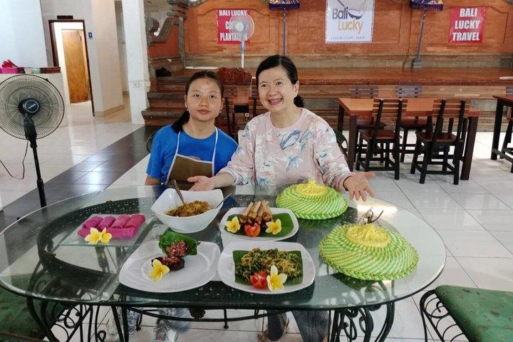 サヌール・バリ料理教室＆市場見学（無料送迎付き）