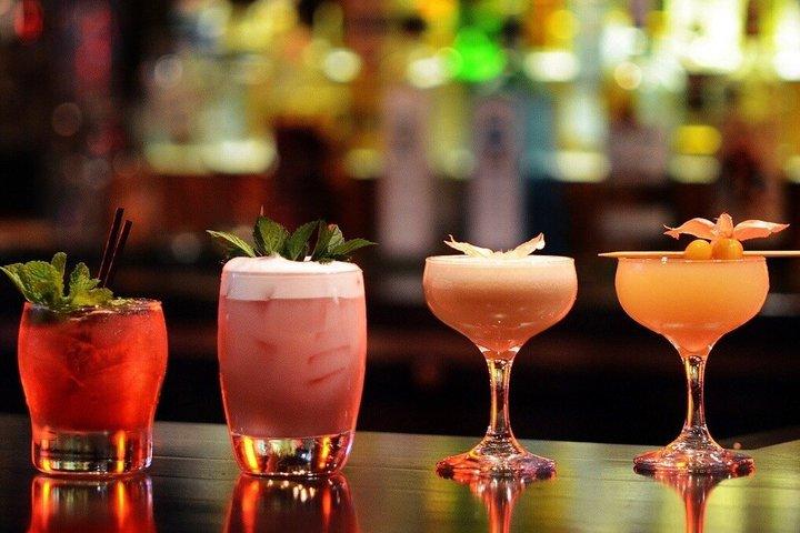 Hanoi Night Bar Crawl with Local Guide & Free Shots