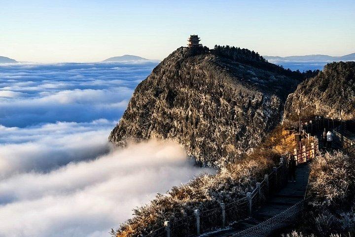 ユネスコツアー2日間ジャイアントパンダ、楽山仏、峨眉山