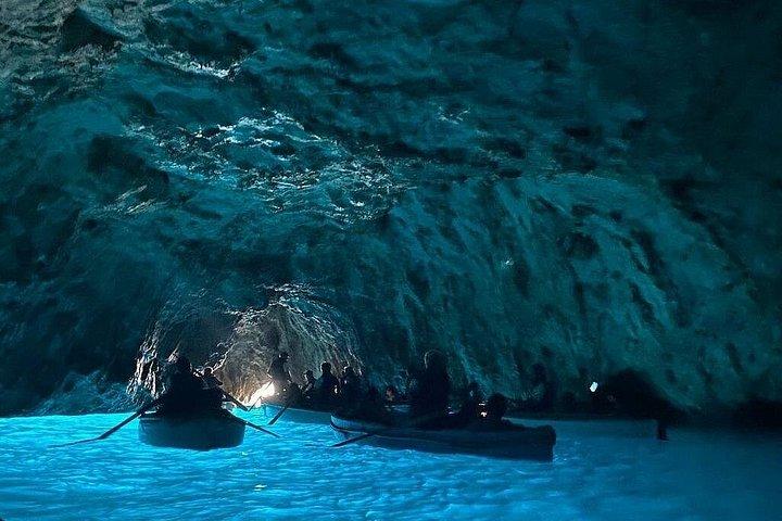 Praianoから：プライベートカプリボートツアー-終日
