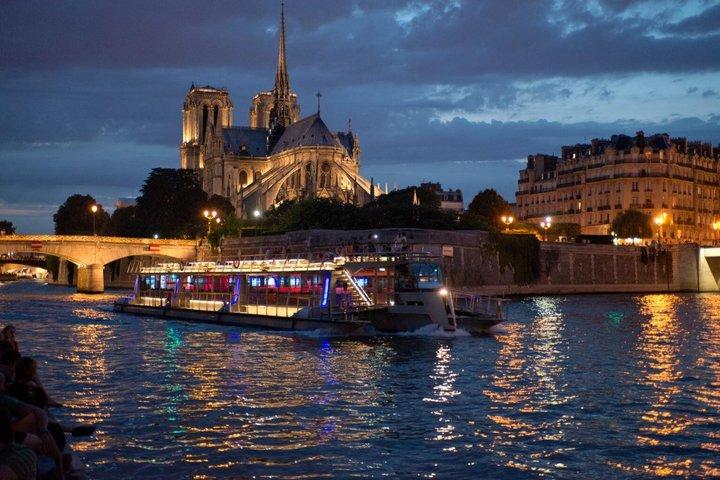 1 - Ticket voor een rondvaart over de Seine vanaf de Eiffeltoren