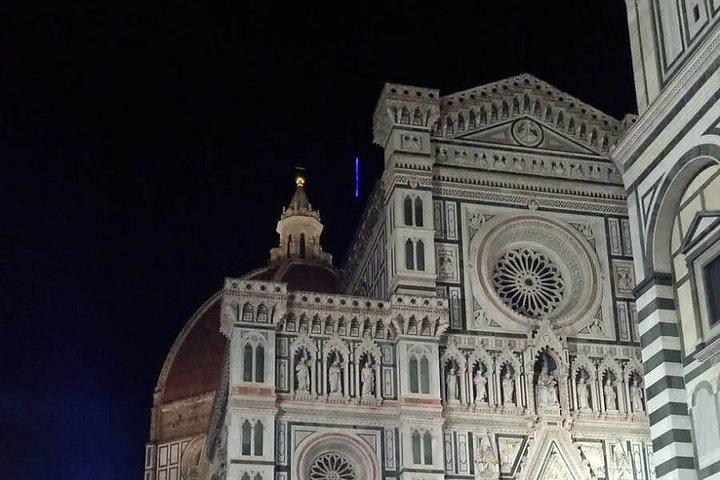 ローマからフィレンツェへのプライベート日帰り旅行：豪華な運転手サービス