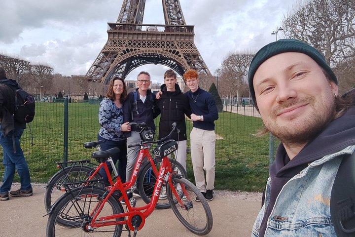 パリ：自転車またはeバイクツアー、観光スポット＆ローカルインサイト