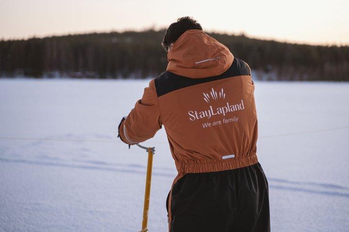 Pêche sur glace en motoneige