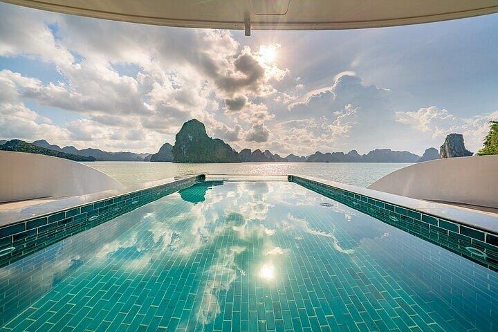ハロン国際港発 ハロン湾ラグジュアリー日帰りクルーズ