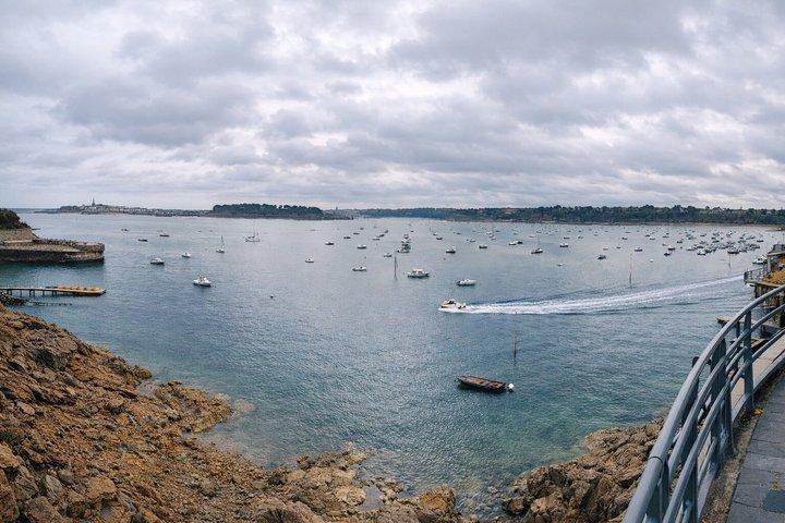 パリからサン・マロ・ディナールプライベート海岸日帰り旅行