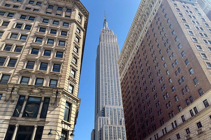 Private NYC Skyscrapers and Summit Guided Experience