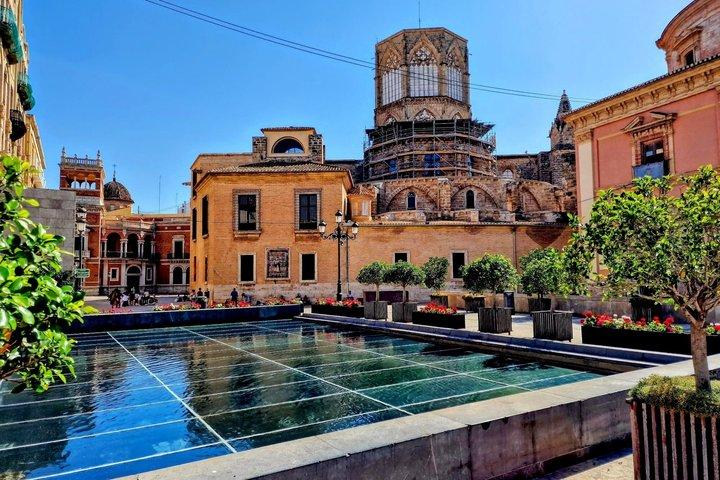 6 - Tour Privado en profundidad por la ciudad de Valencia con transporte privado