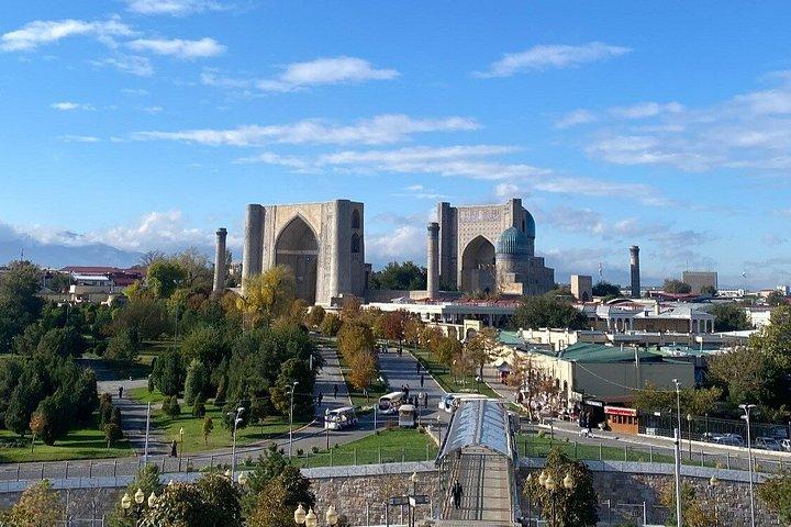 Eine Stadtrundfahrt durch Samarkand: Die Perle des Ostens