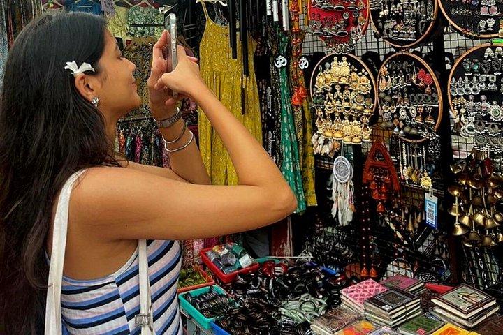 Delhi：女性エキスパートガイド付きショッピングツアー