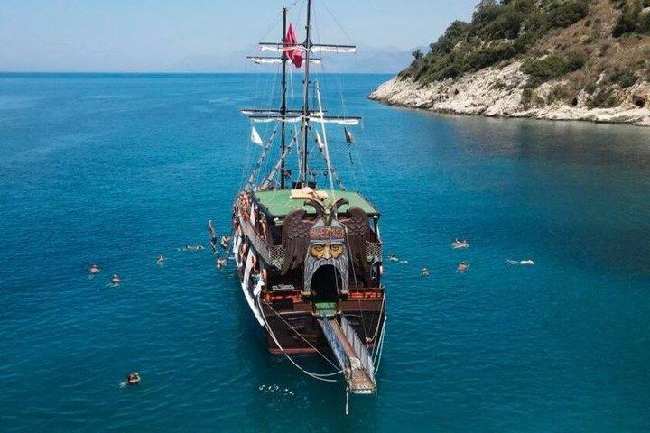 Saranda Boat Tour à la baie de Krorez avec Onhezmus 1