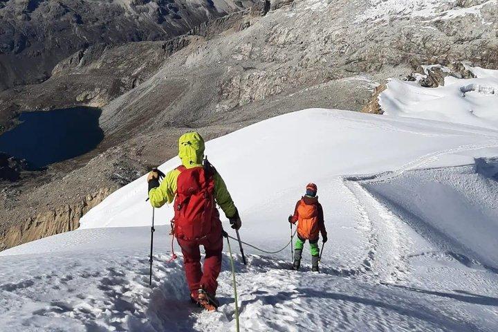 19 giorni Cordillera Huayhuash Trek Nevados Urus e Ishinca Escursione