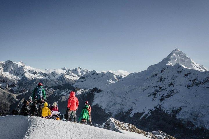 19 giorni Cordillera Huayhuash Trek Nevados Urus e Ishinca Escursione