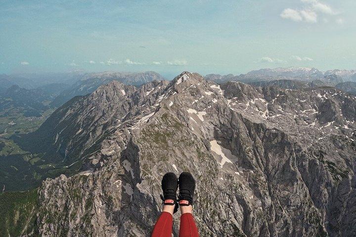 ガイスベルク山からザルツブルクでタンデムパラグライダー
