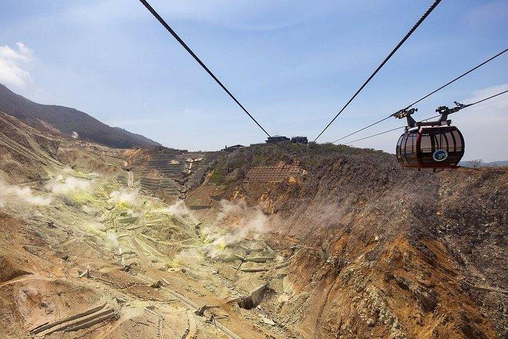 箱根の小涌谷と芦ノ湖の日帰りツアー、富士山ビュー付き