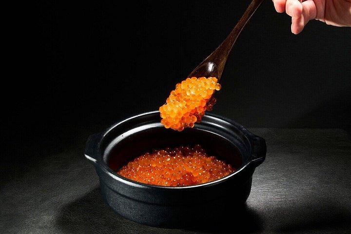 豊洲市場のプレミアム海鮮丼とお寿司