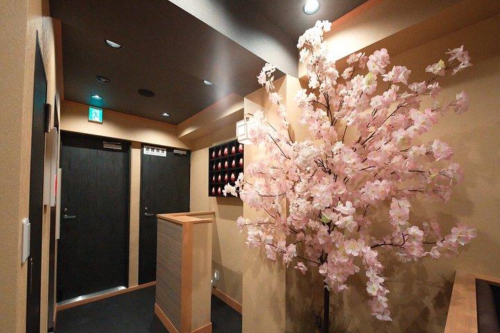 豊洲市場のプレミアム海鮮丼とお寿司
