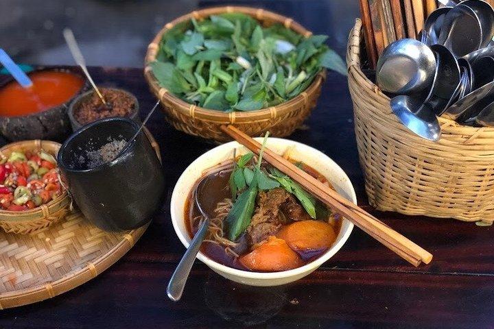 ホーチミン市: ミシュラン認定のフードツアーを現地専門家が案内