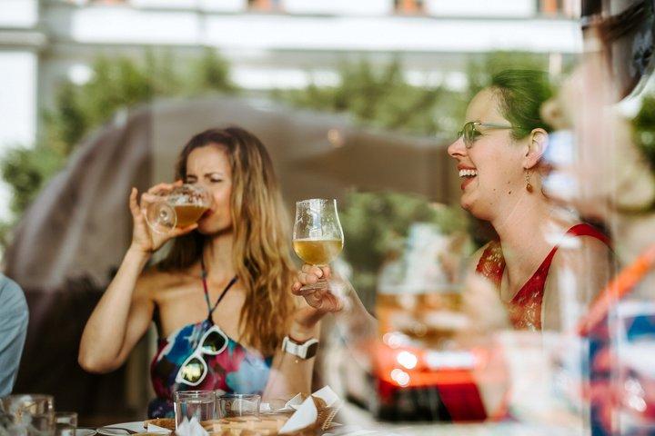 Visite privée de 4 heures : bières tchèques et tapas dans les quartiers de Prague