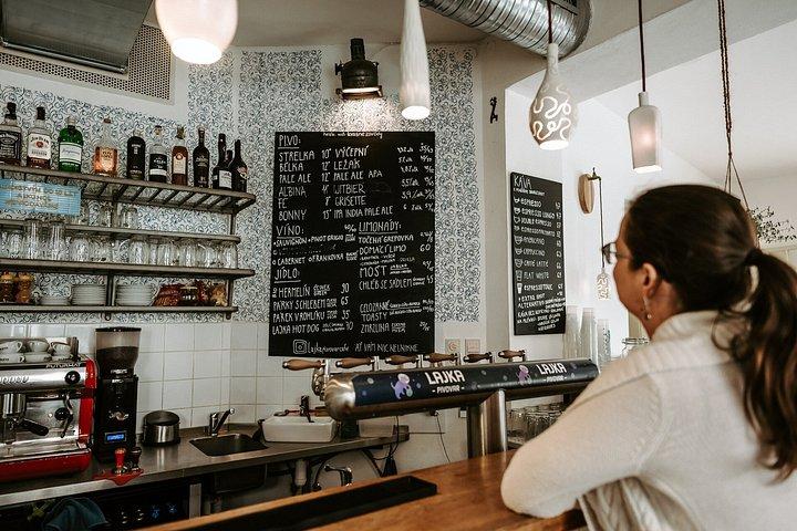 Visite privée de 4 heures : bières tchèques et tapas dans les quartiers de Prague