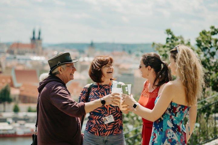 Excursão privada de 4 horas: cervejas tchecas e tapas nas áreas locais de Praga