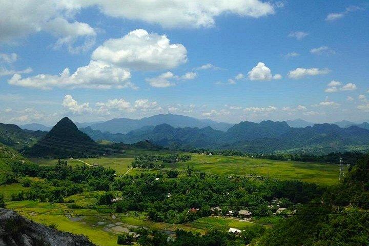 ハノイからマイチャウへ：風光明媚な村と渓谷の風光明媚な日帰りツアー