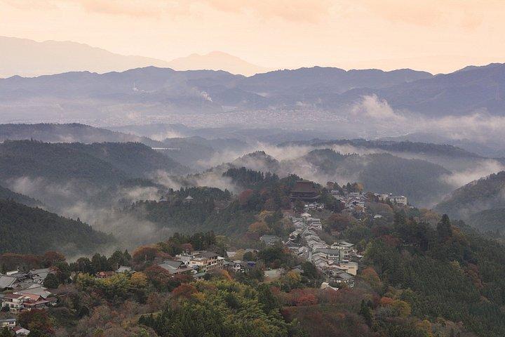 大阪から吉野山の神聖な過去を探る
