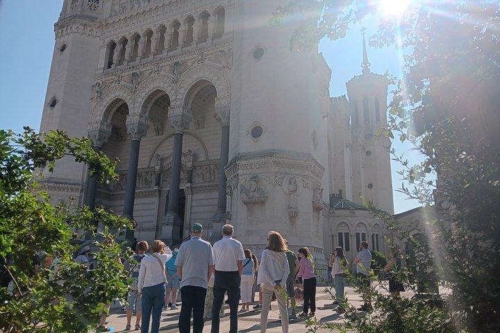 Visite guidée du Vieux Lyon, de la basilique de Fourvière et des ruines romaines !