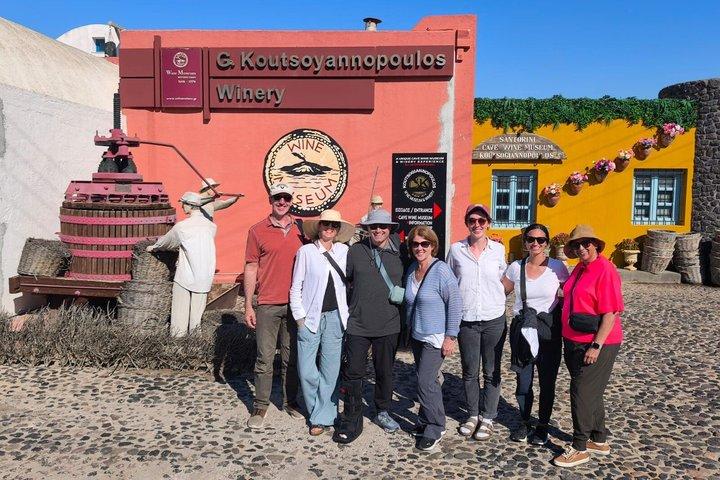Weintour auf Santorin mit Besuch von zwei oder drei Weingütern