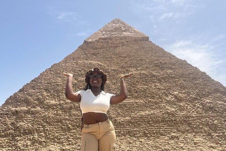 Private Day Tour at Giza Pyramids & Sphinx