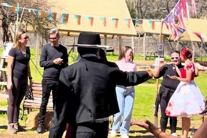 カホン・デル・マイポ/エンバルセ・デル・イェソ、伝統民俗ピクニック付き