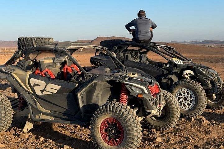 Utforska öknen i Marrakechs palmlund av Buggy
