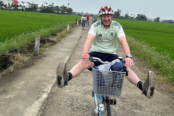 Hoi An Bike-cykling-Fiskenät-Rice Wine-Noodle-w carving-lunch