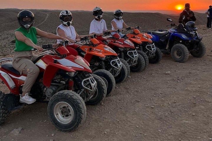 Marrakech Desert Dinner Show mit Quad und Camel Ride
