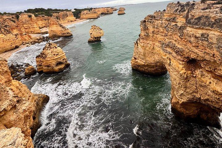 リスボン～アルガルヴェ豪華プライベートツアー（ベナギル洞窟ボート旅行付き）